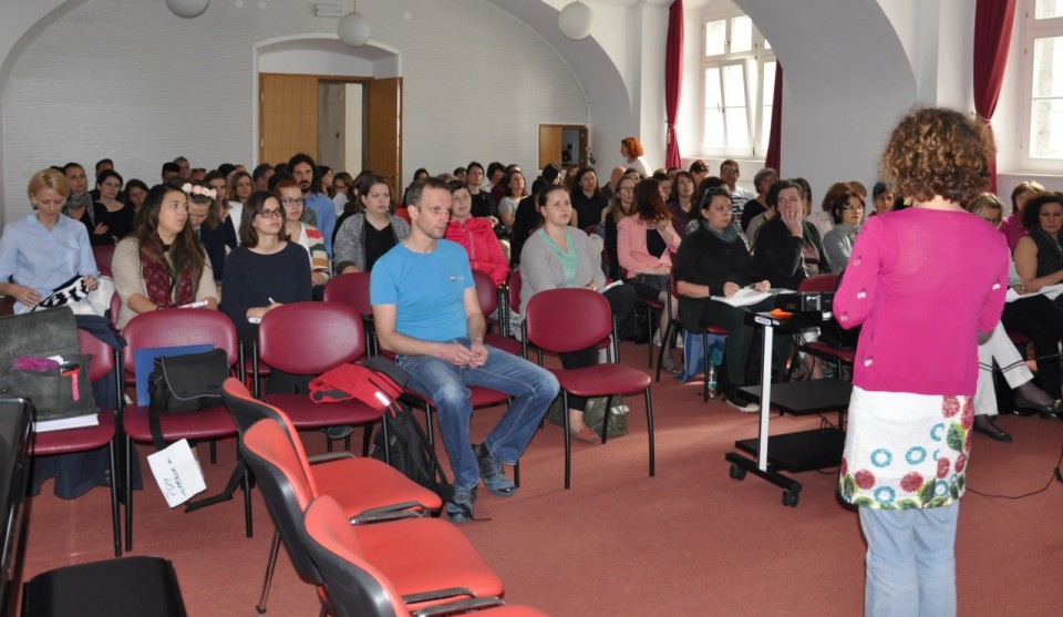 Visoka udeležba na izobraževanju dr. Sanje Rozman