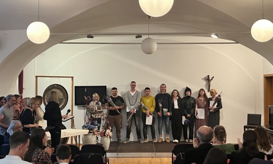 Podelitev diplom Društva Projekt Človek: praznik poguma, vztrajnosti in novih začetkov