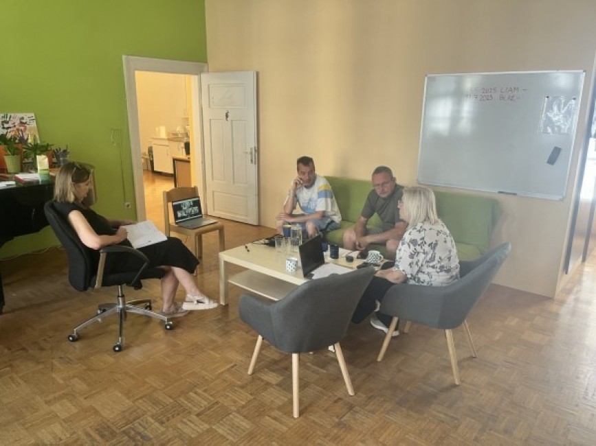 Prvo usposabljanje mentorjev za podporo skupnostnim projektom na področju duševnega zdravja in kulture